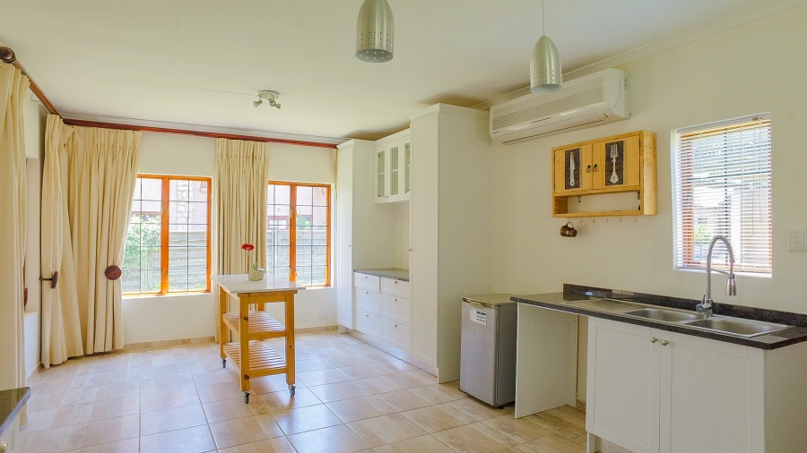To Let 3 Bedroom Property for Rent in The Coves North West
